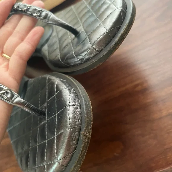 CHANEL Black Quilted Sandals Slip-On Comfort - Picture 3 of 10